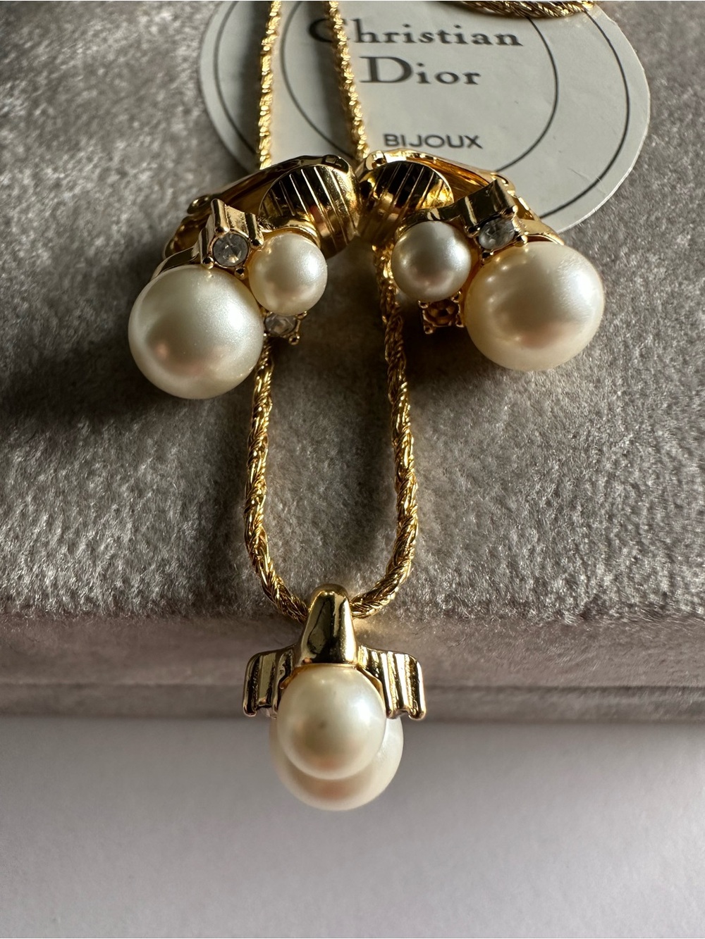 Vintage Christian Dior Faux Pearl Rhinestone Necklace & Clip-On Earrings Set - Picture 12 of 16